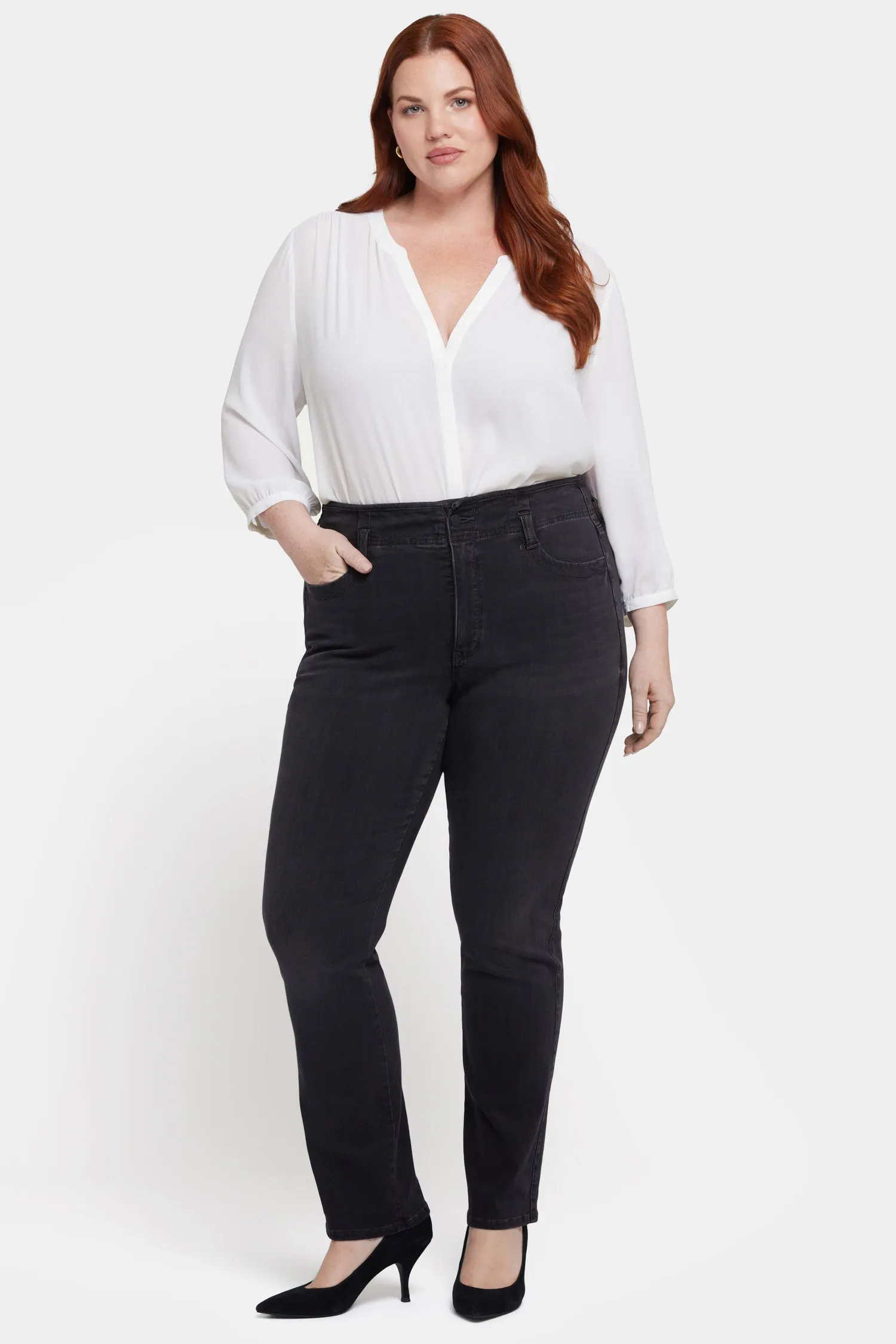 Marilyn Straight Jeans In Plus Size - Cordoba Cliff